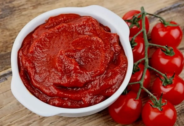 تصویر 1 از رب گوجه فرنگی خانگی تهیه شده از گوجه تازه با طعم غلیظ و طبیعی